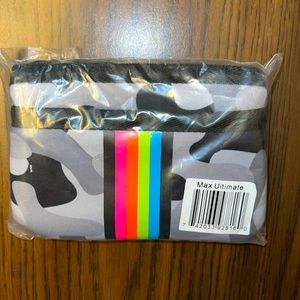 NWT Haute Shore Max Ultimate Keychain Wallet